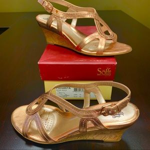 Sofft Rose Gold Metallic w Cork Wedge Sandals Size 10 Wide